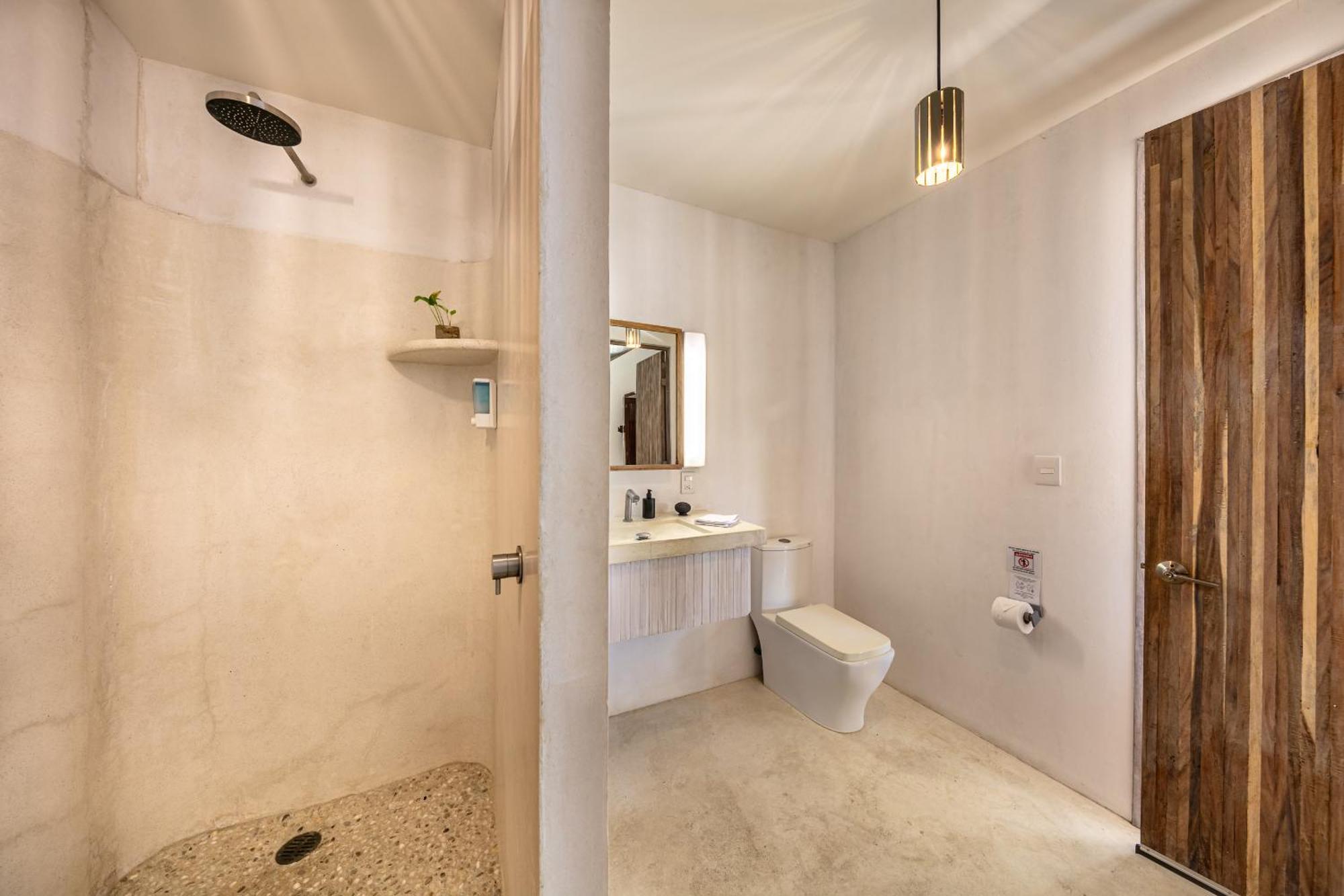 Double Room Private Bathroom