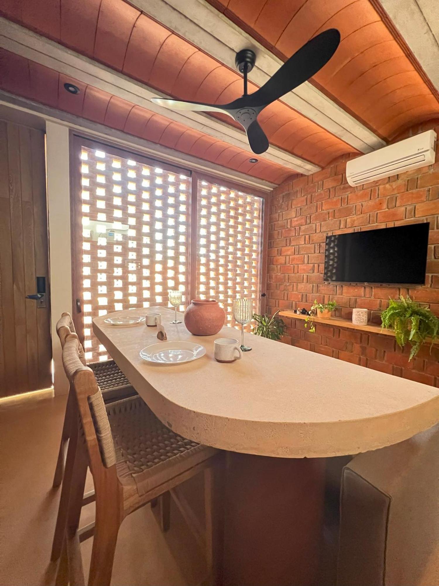 Deluxe Family Room,1681250215:JPEG