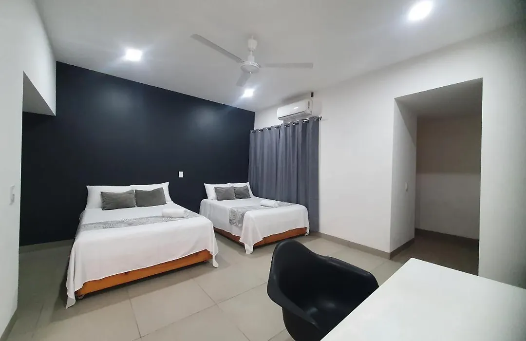 El Hotel-1