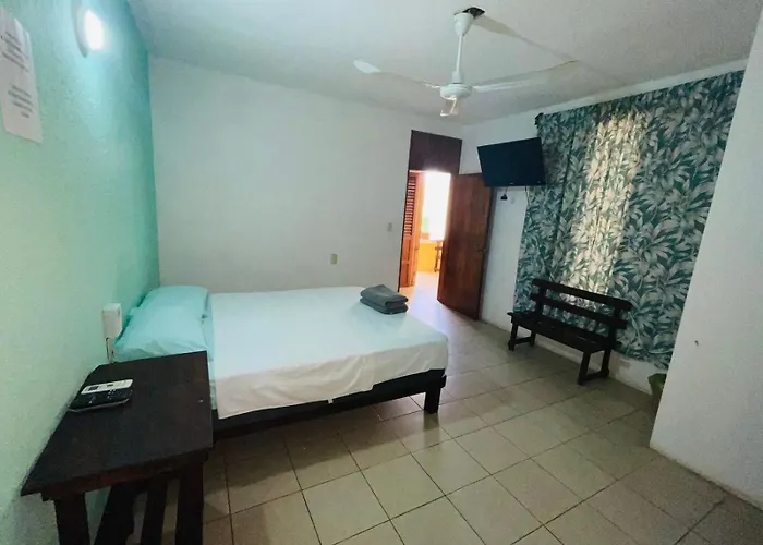 Hotel Casa Laura Puerto Escondido 